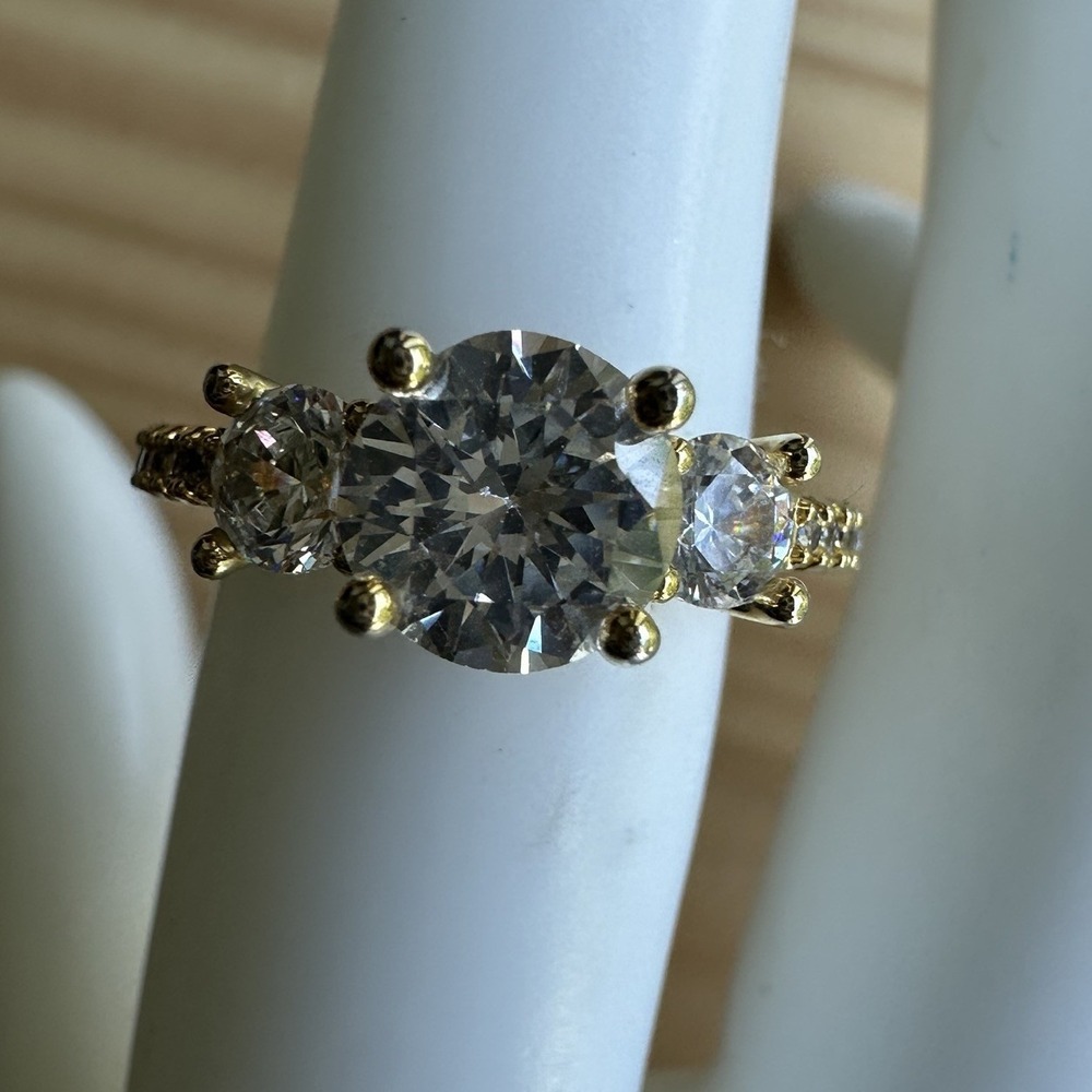 Vintage Accent Ring Size 6 Clear Cubic Zirconia‎ Gems Yellow Gold Plated Sparkle
